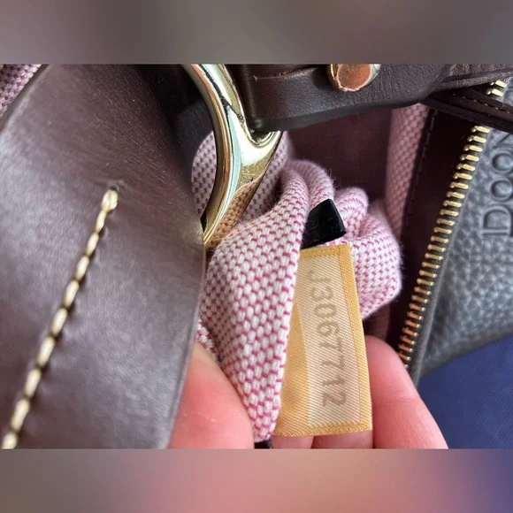 Vintage Dooney & Bourke East West Brown Classic Slouch-Style Shoulder Bag - Picture 12 of 12